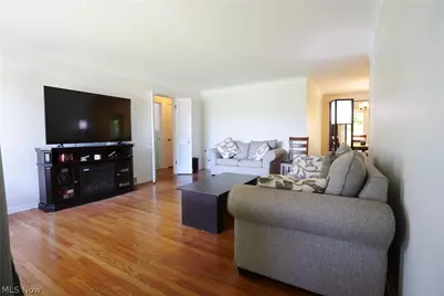 5931 Mayberry Avenue, Mayfield Heights, OH 44124 - Photo 3