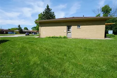 5931 Mayberry Avenue, Mayfield Heights, OH 44124 - Photo 39