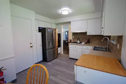5931 Mayberry Avenue, Mayfield Heights, OH 44124 - Photo 19