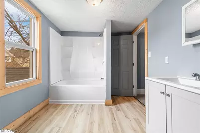 594 Columbia Avenue, Akron, OH 44310 - Photo 19
