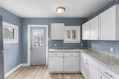 594 Columbia Avenue, Akron, OH 44310 - Photo 13