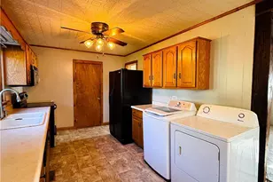583 E 1st St, Uhrichsville, OH 44683 - Photo 7