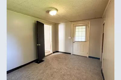 583 E 1st Street, Uhrichsville, OH 44683 - Photo 13