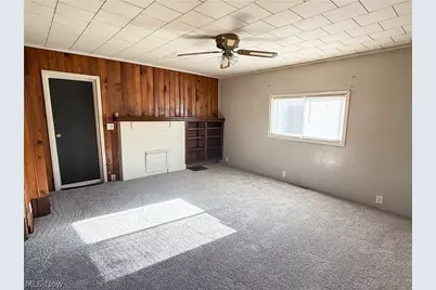 583 E 1st Street, Uhrichsville, OH 44683 - Photo 9