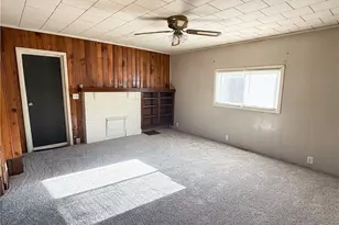 583 E 1st St, Uhrichsville, OH 44683 - Photo 9
