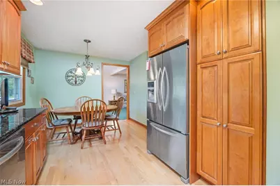 8152 Twin Oaks Drive, Grandview Heights, OH 44147 - Photo 5
