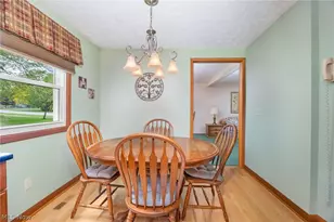 8152 Twin Oaks Dr, Grandview Heights, OH 44147 - Photo 7