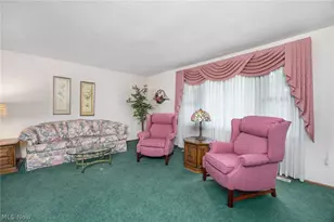 8152 Twin Oaks Dr, Grandview Heights, OH 44147 - Photo 13