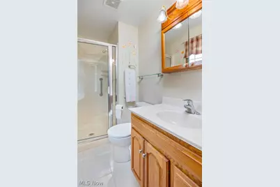 8152 Twin Oaks Drive, Grandview Heights, OH 44147 - Photo 19