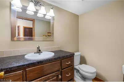 8152 Twin Oaks Drive, Grandview Heights, OH 44147 - Photo 15