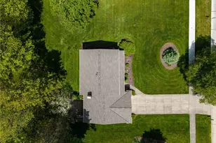 8152 Twin Oaks Dr, Grandview Heights, OH 44147 - Photo 27