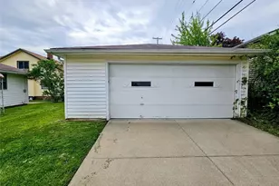 9333 S Highland Ave, Garfield Heights, OH 44125 - Photo 31