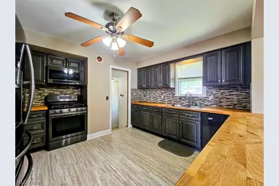 9333 S Highland Avenue, Garfield Heights, OH 44125 - Photo 5