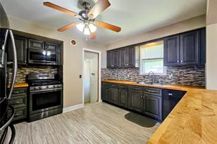 9333 S Highland Ave, Garfield Heights, OH 44125 - Photo 5