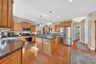 103 Walden Ridge Dr, Hinckley, OH 44233 - Photo 9