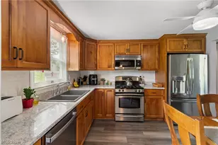 4506 Honeysuckle Dr, Green, OH 44720 - Photo 11