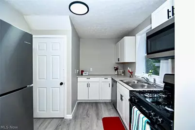 542 Montgomery Street, Akron, OH 44305 - Photo 11