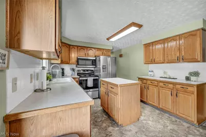 8194 Overwood Avenue NW, North Canton, OH 44720 - Photo 9