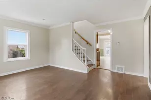 325 E 326th St, Willowick, OH 44095 - Photo 5