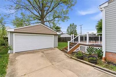 325 E 326th Street, Willowick, OH 44095 - Photo 33