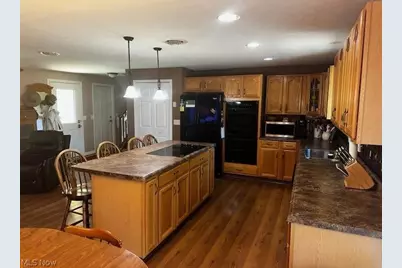 454 Oaknoll Drive, Amherst, OH 44001 - Photo 5