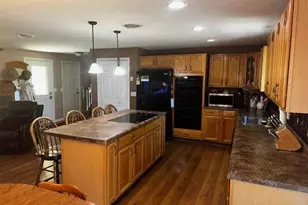 454 Oaknoll Dr, Amherst, OH 44001 - Photo 5