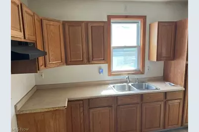 335 Oxford Avenue, Elyria, OH 44035 - Photo 3