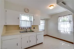 1701 Brown St, Akron, OH 44301 - Photo 3