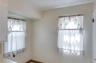 1701 Brown St, Akron, OH 44301 - Photo 5