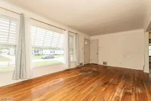 357 E 307th St, Willowick, OH 44095 - Photo 5