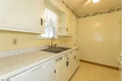 357 E 307th Street, Willowick, OH 44095 - Photo 11