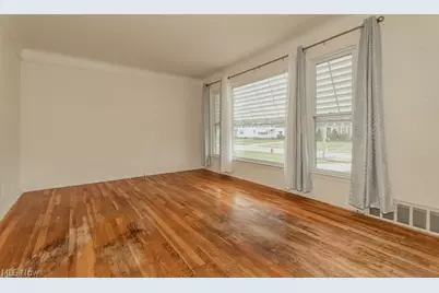 357 E 307th Street, Willowick, OH 44095 - Photo 19