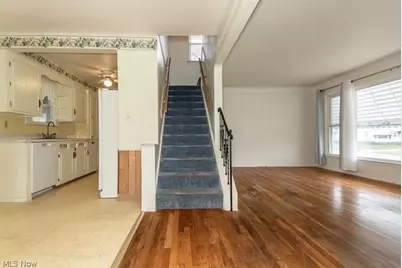 357 E 307th Street, Willowick, OH 44095 - Photo 7