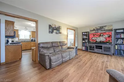 412 Lincoln Avenue, Cuyahoga Falls, OH 44221 - Photo 3