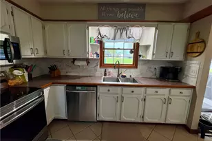 126 Valley Forge Cir, Elyria, OH 44035 - Photo 5