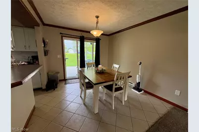 126 Valley Forge Circle, Elyria, OH 44035 - Photo 7
