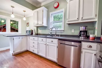 1220 Yellowstone Road, Cleveland Heights, OH 44121 - Photo 5
