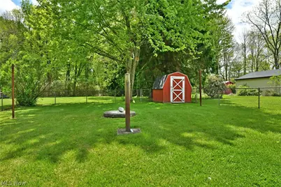 6610 Chestnut Ridge Road, Hubbard, OH 44425 - Photo 11