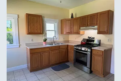 1369 Park Row, Oakwood, OH 44107 - Photo 13