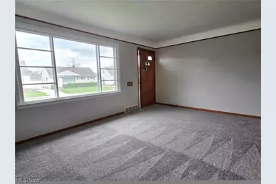 15804 Northwood Avenue, Maple Heights, OH 44137 - Photo 9