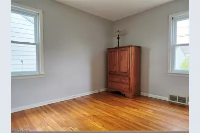 15804 Northwood Avenue, Maple Heights, OH 44137 - Photo 11