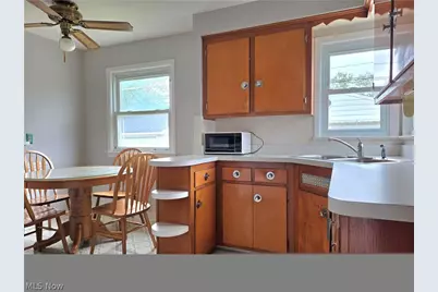15804 Northwood Avenue, Maple Heights, OH 44137 - Photo 3