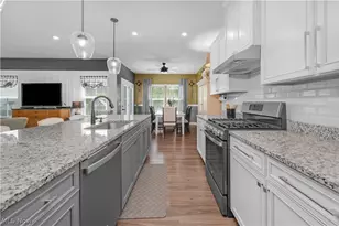 35779 Crystal Creek Ct, Grafton, OH 44044 - Photo 9