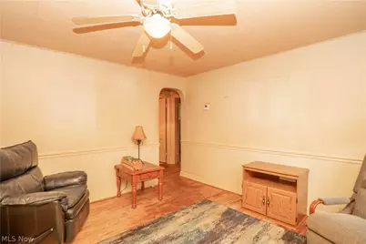 1706 31st Street NW, Canton, OH 44709 - Photo 5