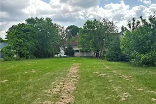 413 N 9th St, Coshocton, OH 43812 - Photo 5