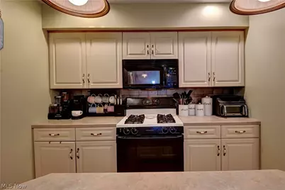 1036 Briarview Avenue NW, North Canton, OH 44720 - Photo 17