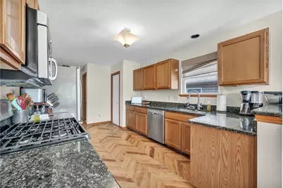325 Longfellow Street, Elyria, OH 44035 - Photo 9