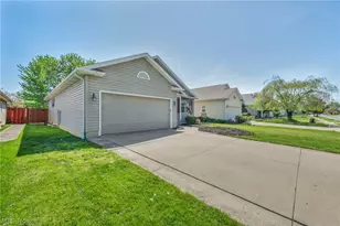 325 Longfellow St, Elyria, OH 44035 - Photo 3