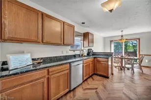 325 Longfellow St, Elyria, OH 44035 - Photo 11