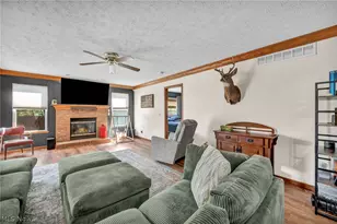325 Longfellow St, Elyria, OH 44035 - Photo 19